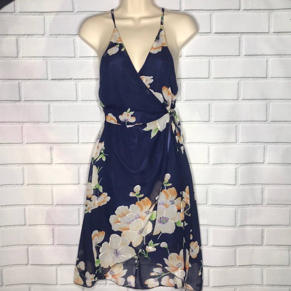 NWOT small floral wrap tie dress